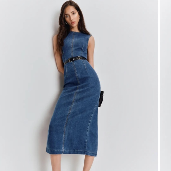 Reformation Dresses & Skirts - Reformation Kendi Denim Midi Dress Blue - Size 8